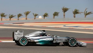 F1: Aj tretí tréning pred VC Bahrajnu pre Hamiltona