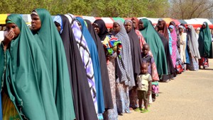 Zaru (14) väznil Boko Haram, porodila vodcovi syna a chce sa k nemu vrátiť