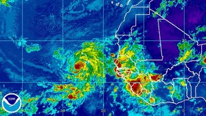 K Mexiku sa blíži hurikán, rúti sa šialenou rýchlosťou