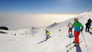 V Tatrách napadli takmer dva metre snehu, lyžiarsku sezónu otvorili oveľa skôr