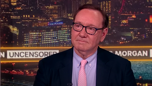 Z výslnia na úplné dno! Hviezdny herec sa rozplakal, vzali mu už aj dom, má len dlhy!