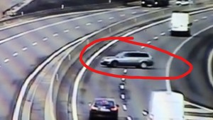 VIDEO: Dráma na R1. Starší vodič zazmätkoval na rýchlostnej ceste, v protismere prešiel asi dva kilometre