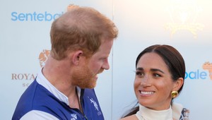 Zo správania Meghan Markle k Harrymu až mrazí: Naozaj sa tí dvaja nemôžu vystáť?