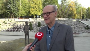 Múzeum Andyho Warhola navštívil vzácny hosť. V Medzilaborciach sa stal súčasťou unikátneho projektu