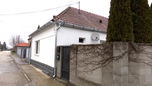 Muž doplatil na ignorovanie varovných výstrelov. Odrazená guľka mu prestrelila penis