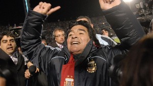 Maradona si hudie svoju pesničku, kritikom sa neospravedlní