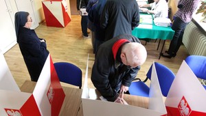 Poľsko stále nepozná prezidenta, rozhodne sa v druhom kole