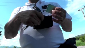 Vodiči pozor: Parlament schválil zmeny v zákone. Telefonovanie za volantom môže stáť až 300 eur