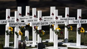 NOVÉ šokujúce zábery z texaskej tragédie! Rodičia chceli zachrániť deti, polícia tvrdo zasiahla