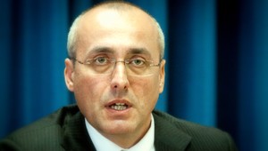 Borec ustál odvolávanie. Naďalej ostáva vo funkcii ministra