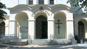 Po hádke s manželkou vytrhol opitý muž kríž z baziliky