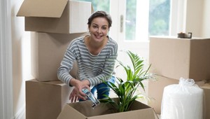 Voda, voda, samá voda: Mladá slečna hľadá bývanie v okolí Bratislavy