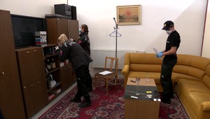 Takto vykonávajú domovú prehliadku kadeti policajnej akadémie