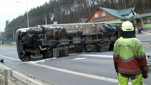 Na východe sa zrazilo auto s nákladiakom