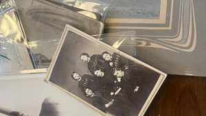 Etanol, acetón, ale aj školská guma. Najčastejšie prostriedky na čistenie starých fotografií.