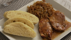 Hlavné jedlo: Na Slovensku po česky!