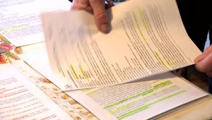 Muž sa vyhráža smrťou vlastným súrodencom. Jeden si našiel nábojnicu v schránke