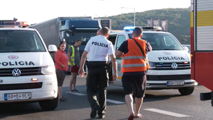 Autobus plný detí havaroval. Cestu mu skrížil iný vodič