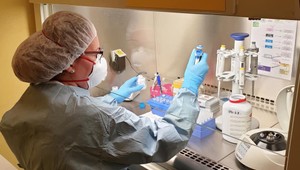 Najviac nakazených pribudlo v Prievidzi a v Humennom, 80- ročná žena je vo vážnom stave