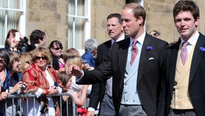 Pôvabná učiteľka malého Georga sa zasnúbila s najlepším kamarátom princa Williama!