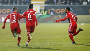 Bayern spasil výstavným kúskom Costa. Lipsko sa drží ako kliešť