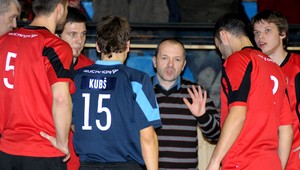 Tréner Husár prehral stávku. Vyrazil pešo do Ostravy