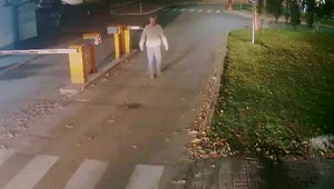 VIDEO: Muž agresívne vyčíňal na urgente v Čadci, schladili ho až policajti