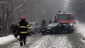 Pri hromadnej nehode sa zranili tri osoby vrátane dieťaťa