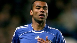 Ashley Cole si na svojom Lamborghini "vyjazdil" zákaz šoférovania