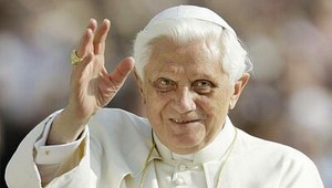 Obete sexuálneho zneužívania žiadajú pápeža, aby nahradil biskupov