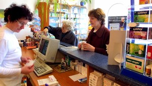 Bez zliav? Vernostné kartičky v lekárňach chcú zrušiť!
