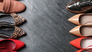 Od ihličiek až po balerínky – aká damska obuv je základom funkčného botníka?