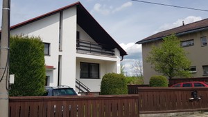 Záhadná smrť v Liptovskej Štiavnici: Obľúbeného miestneho stolára tam objavili mŕtveho v záhrade