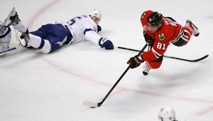 Marián Hossa atakuje legendárneho Lemieuxa! Odpútal sa od Howa