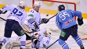 Admiral vsietil v Bratislave poltucet gólov, Slovan o play off už len sníva