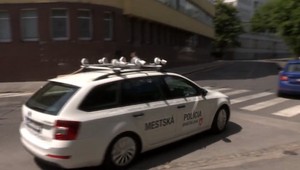 V Bratislave testujú systém na kontrolu parkovania. Ako by mal v budúcnosti fungovať?