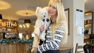 Svojmu psovi dopraje tie najluxusnejšie Vianoce: Neuveríte, čo všetko jej miláčik dostane