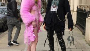 Takúto bizarnú dvojicu ste ešte nevideli! Keď zbadáte ich tváre, budete mať dosť!