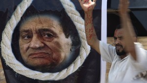 Prokurátor navrhol trest smrti pre Mubaraka. Majú ho obesiť