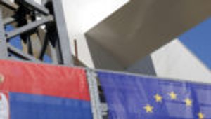 Srbsko a rozšírenie: Poslanci očakávajú skutočný záväzok k hodnotám EÚ