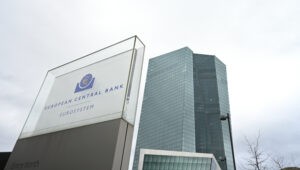 ECB musí podľa člena Rady guvernérov zasiahnuť proti inflácii včas