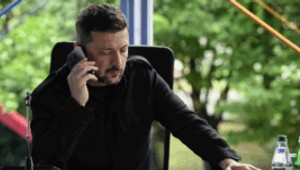 UKRAJINA: Zelenskyj sľubuje reformu v škandálom zasiahnutých energetických firmách