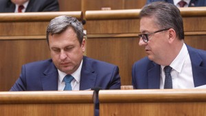 V utorok sa rozhodne o osude Martina Glváča. Andrej Danko potvrdil zvolanie mimoriadnej schôdze