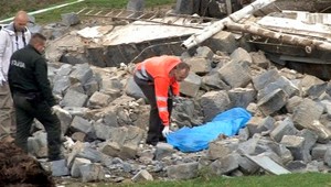 Opitý nacúval bagrom do steny. Zrútila sa a zabila jeho vedúceho