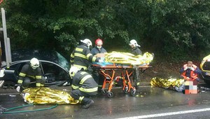 Vážna dopravná nehoda: Na východe Slovenska sa zrazil autobus s osobným vozidlom