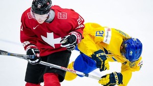 Egliho likvidačný faul na Nylandera! Až dvaja Švajčiari dostali dištanc