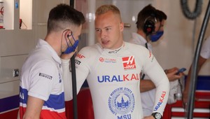 Hviezdička F1 sa mala pobiť v klube. Tím to popiera