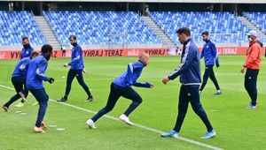 Slovan po dvoch mesiacoch opäť trénoval. Už aj s Weissom