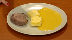 Sviečková na smotane s knedľou