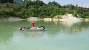 Spod hladiny sa už nevynorili. V lome sa utopili dvaja mladí ľudia